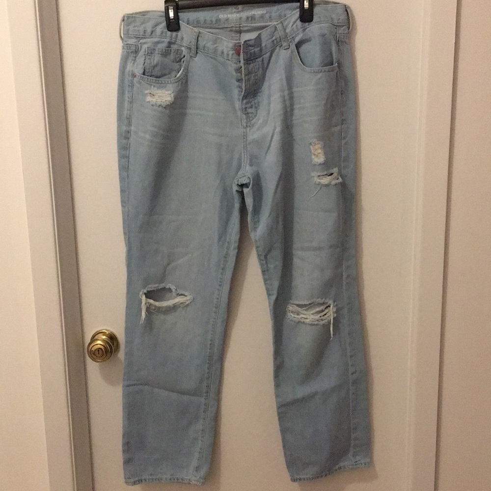 Light blue ripped jeans